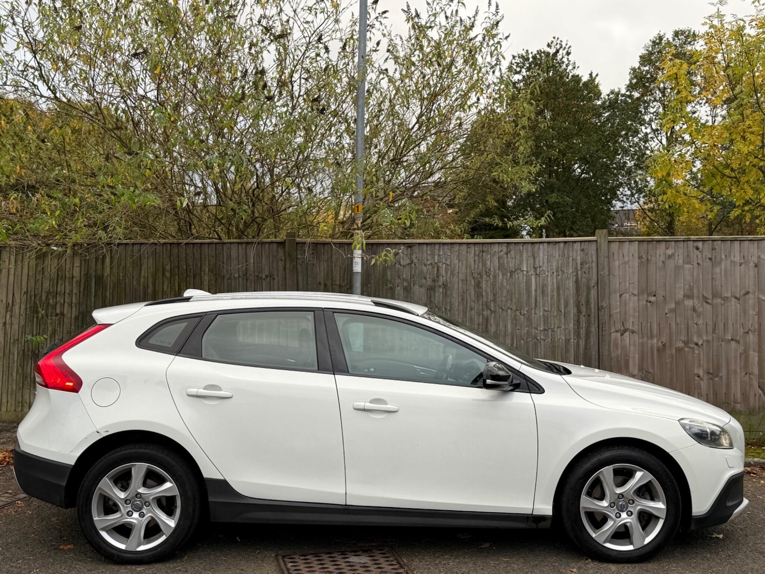 Used Volvo V40 2013 for sale - 76965228: Photo 5
