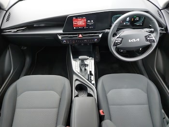 Used Kia Niro 2023 for sale - 76264784: Photo 2