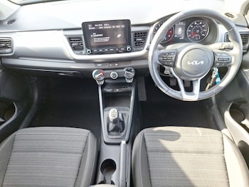 Used Kia Stonic 2023 for sale - 78169573: Photo