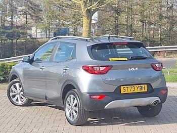 Used Kia Stonic 2023 for sale - 78169573: Photo
