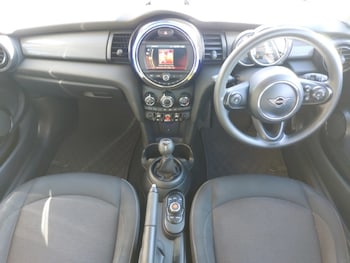 Used MINI Hatch 2019 for sale - 77065952: Photo