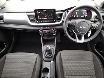 Used Kia Stonic 2025 for sale - 77563034: Photo