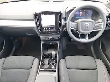 Used Volvo XC40 2025 for sale - 79561985: Photo
