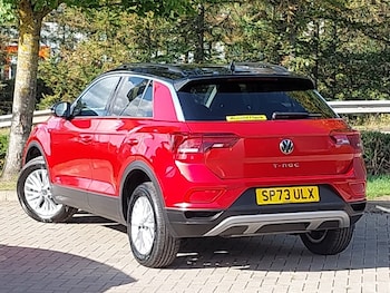 Used Volkswagen T-Roc 2023 for sale - 75882899: Photo