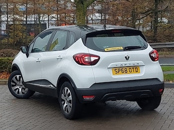 Used Renault Captur 2018 for sale - 76478771: Photo