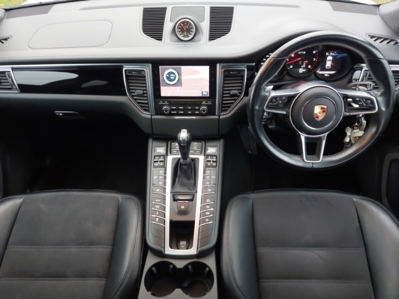 Used Porsche Macan 2018 for sale - 76566833: Photo 2