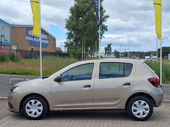 Used Dacia Sandero 2020 for sale - 79086646: Photo