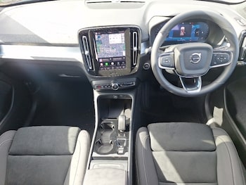 Used Volvo XC40 2025 for sale - 79561988: Photo