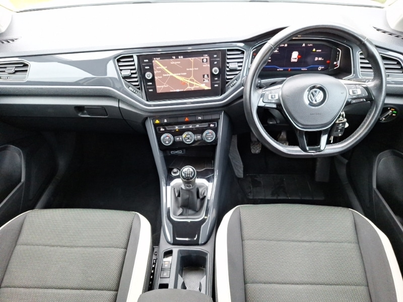 Used Volkswagen T-Roc 2019 for sale - 77669870: Photo 2