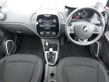 Used Renault Captur 2018 for sale - 75775749: Photo
