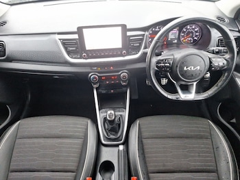 Used Kia Stonic 2024 for sale - 79420438: Photo