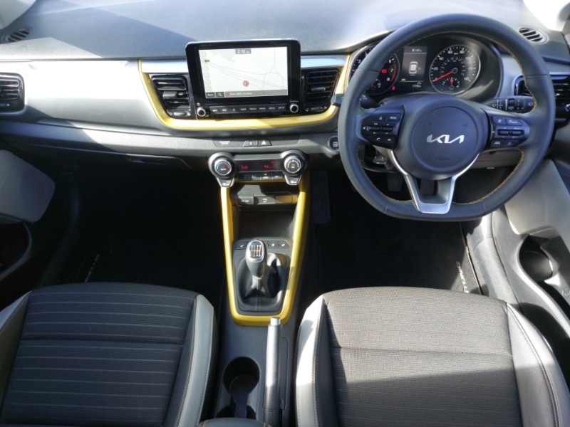 Used Kia Stonic 2023 for sale - 76958986: Photo 2