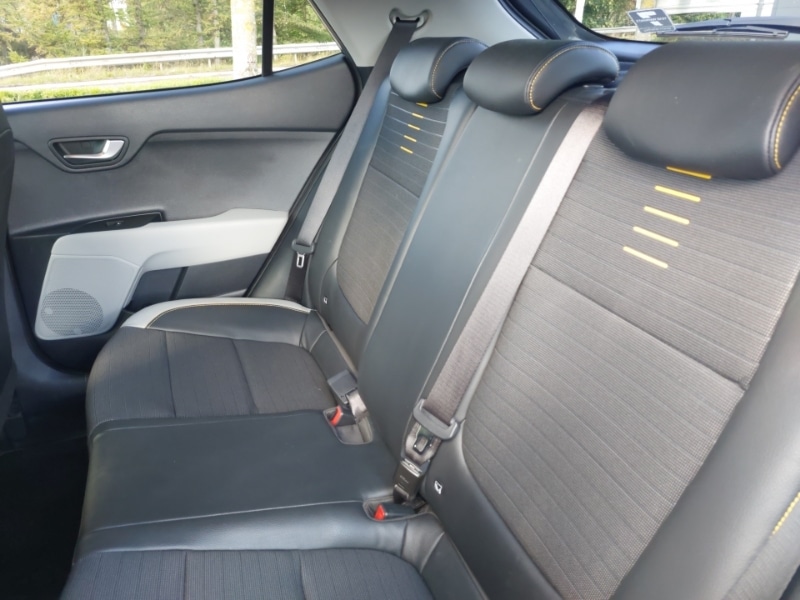 Used Kia Stonic 2023 for sale - 76958986: Photo 6