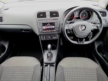 Used Volkswagen Polo 2015 for sale - 79513744: Photo