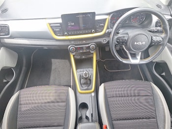 Used Kia Stonic 2023 for sale - 78730278: Photo
