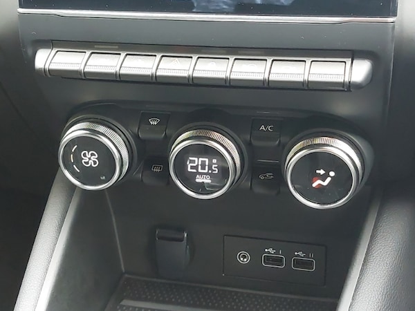 Used Renault Captur 2023 for sale - 76204832: Photo 16