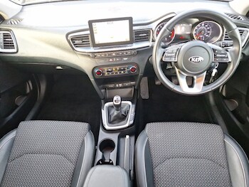 Used Kia Ceed 2019 for sale - 76983302: Photo