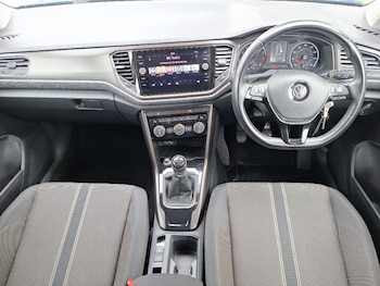 Used Volkswagen T-Roc 2019 for sale - 78872418: Photo
