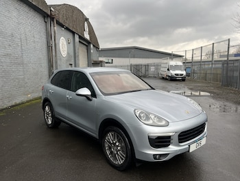 Used Porsche Cayenne 2015 for sale - 77303568: Photo