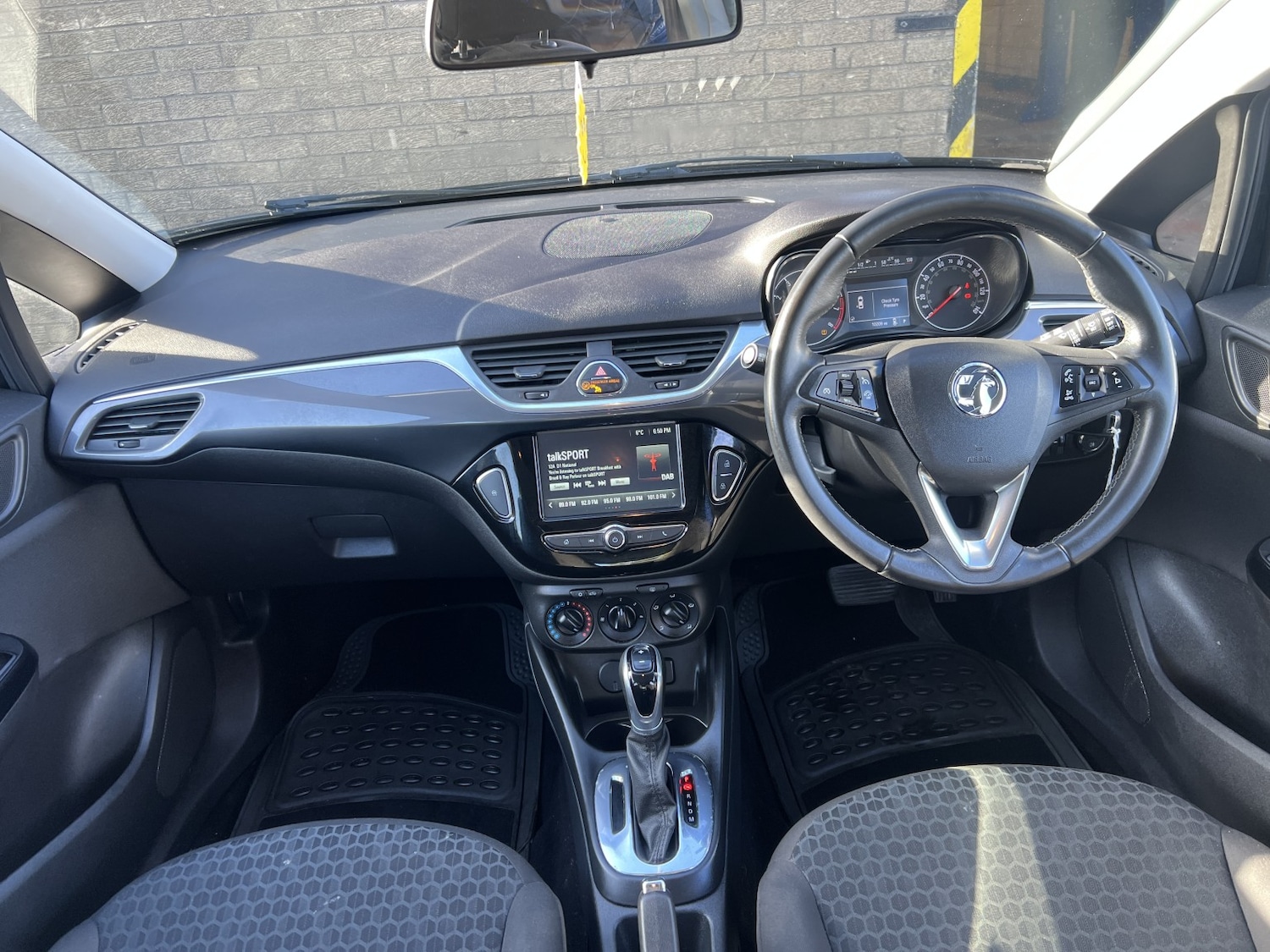 Used Vauxhall Corsa 2018 for sale - 78197993: Photo 2