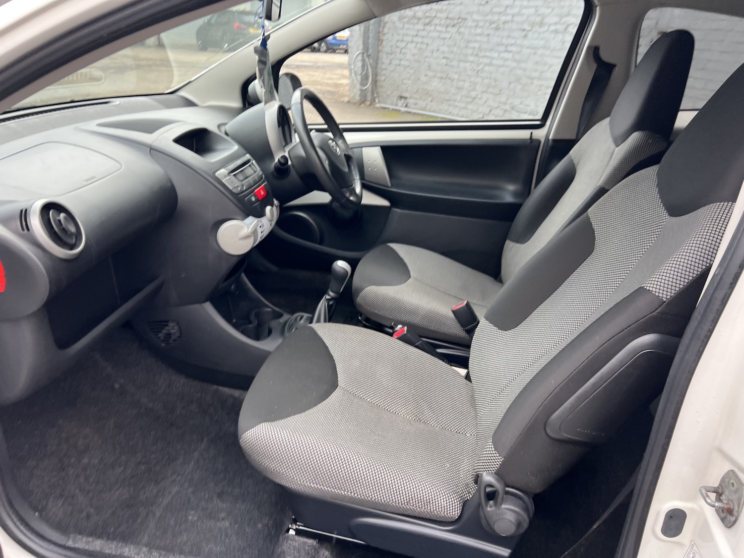 Used Toyota AYGO 2013 for sale - 77423517: Photo 10