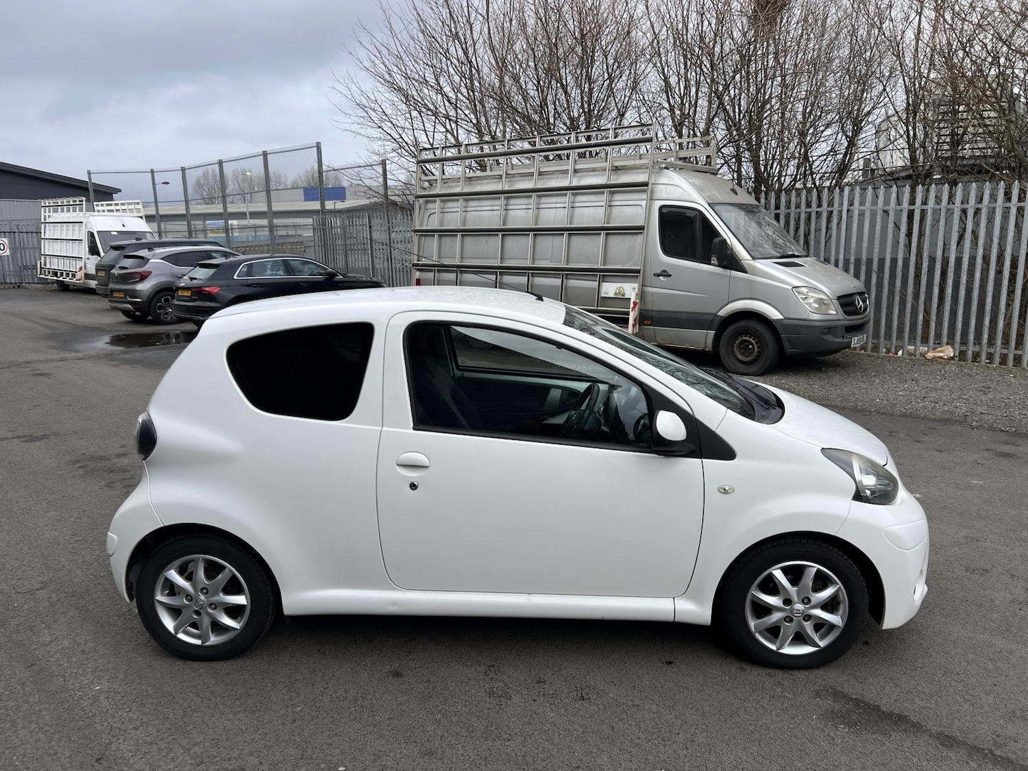 Used Toyota AYGO 2013 for sale - 77423517: Photo 7