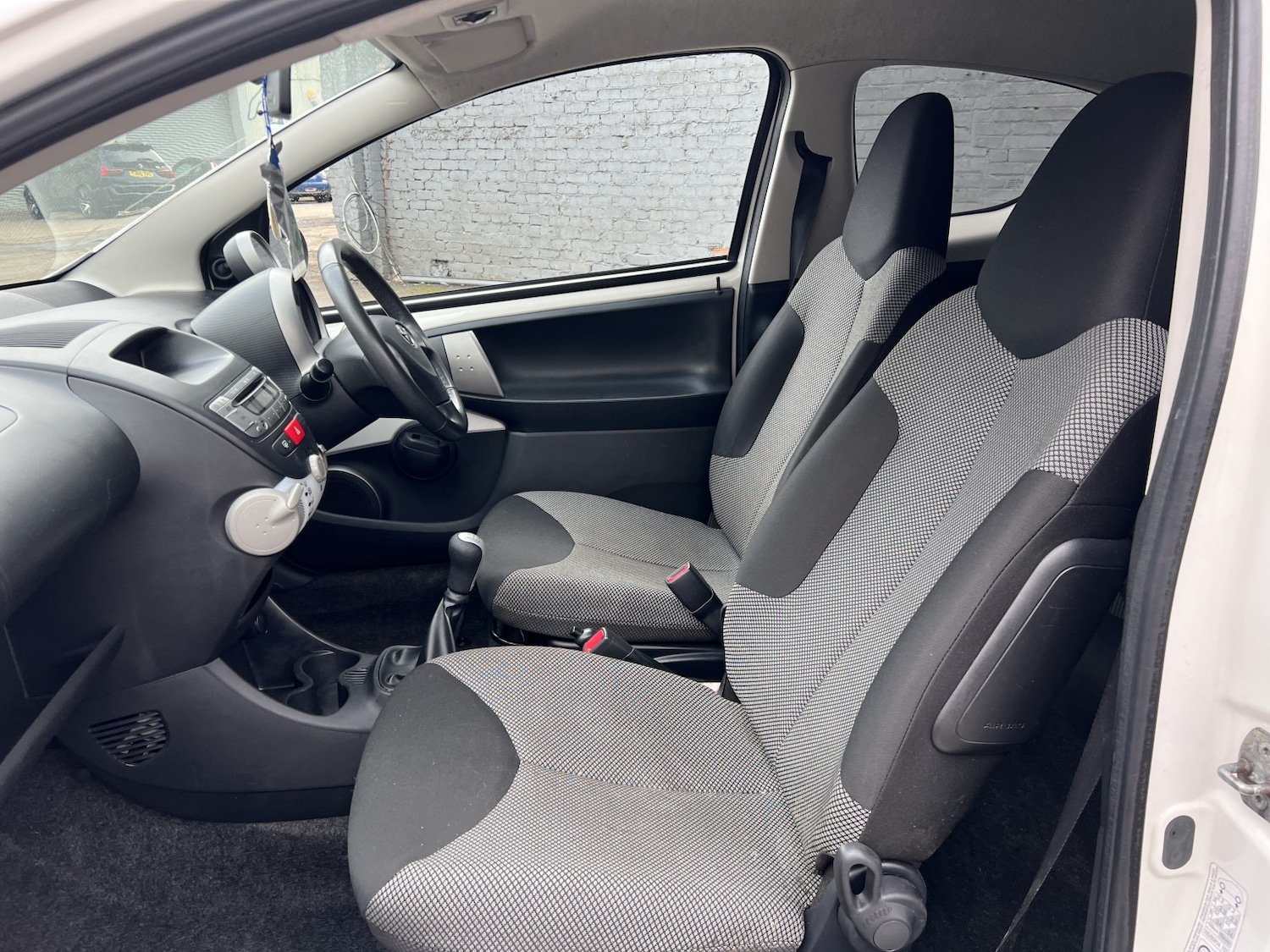 Used Toyota AYGO 2013 for sale - 77423517: Photo 8