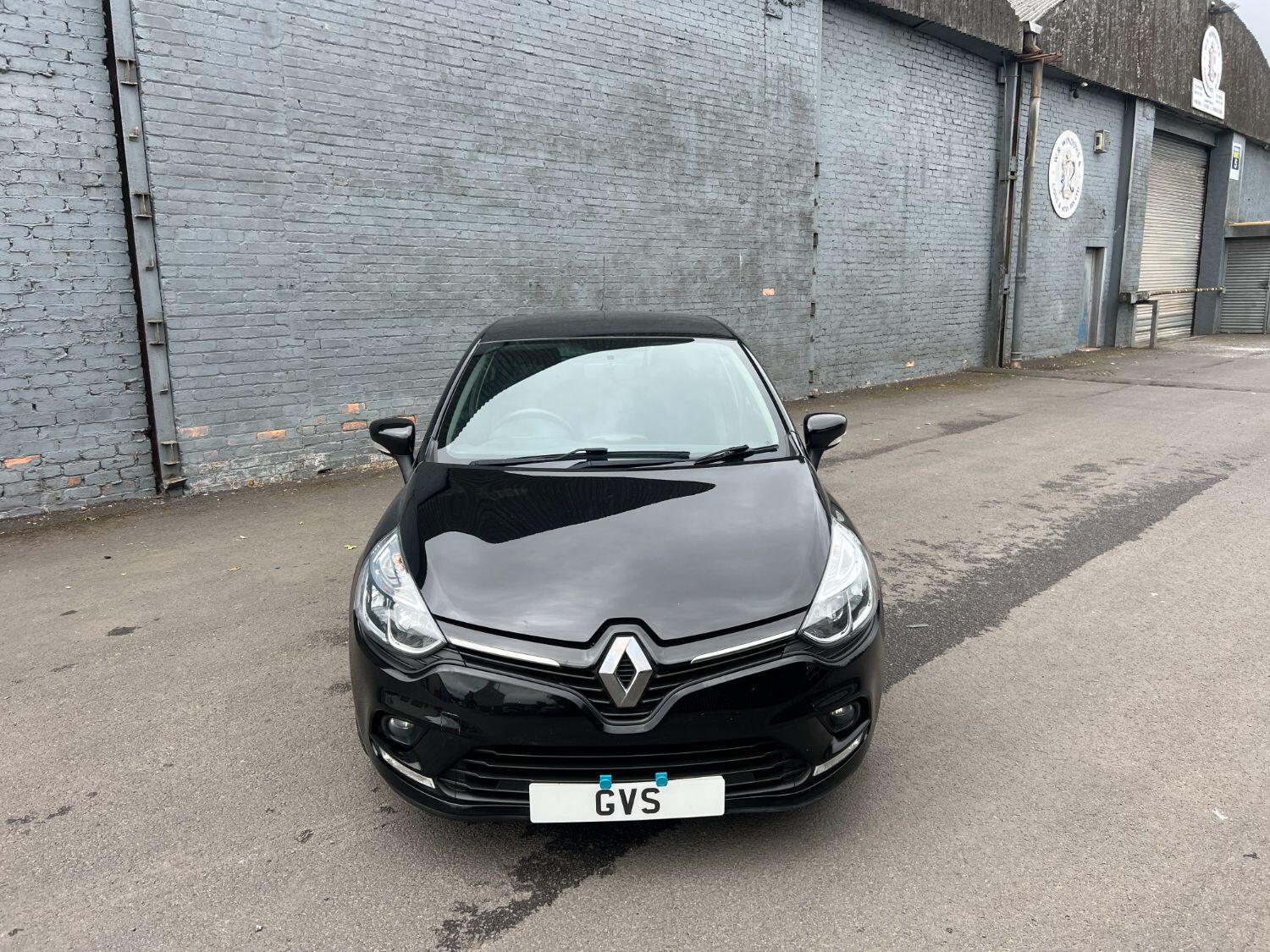 Used Renault Clio 2018 for sale - 76769290: Photo 2