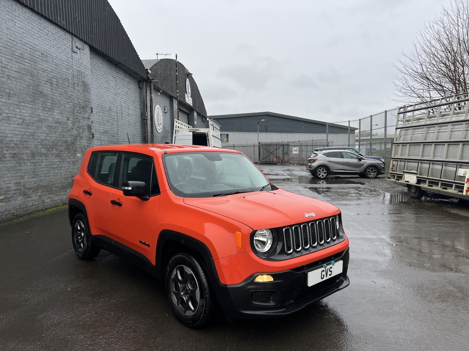 Used Jeep Renegade 2016 for sale - 77954066: Photo 2