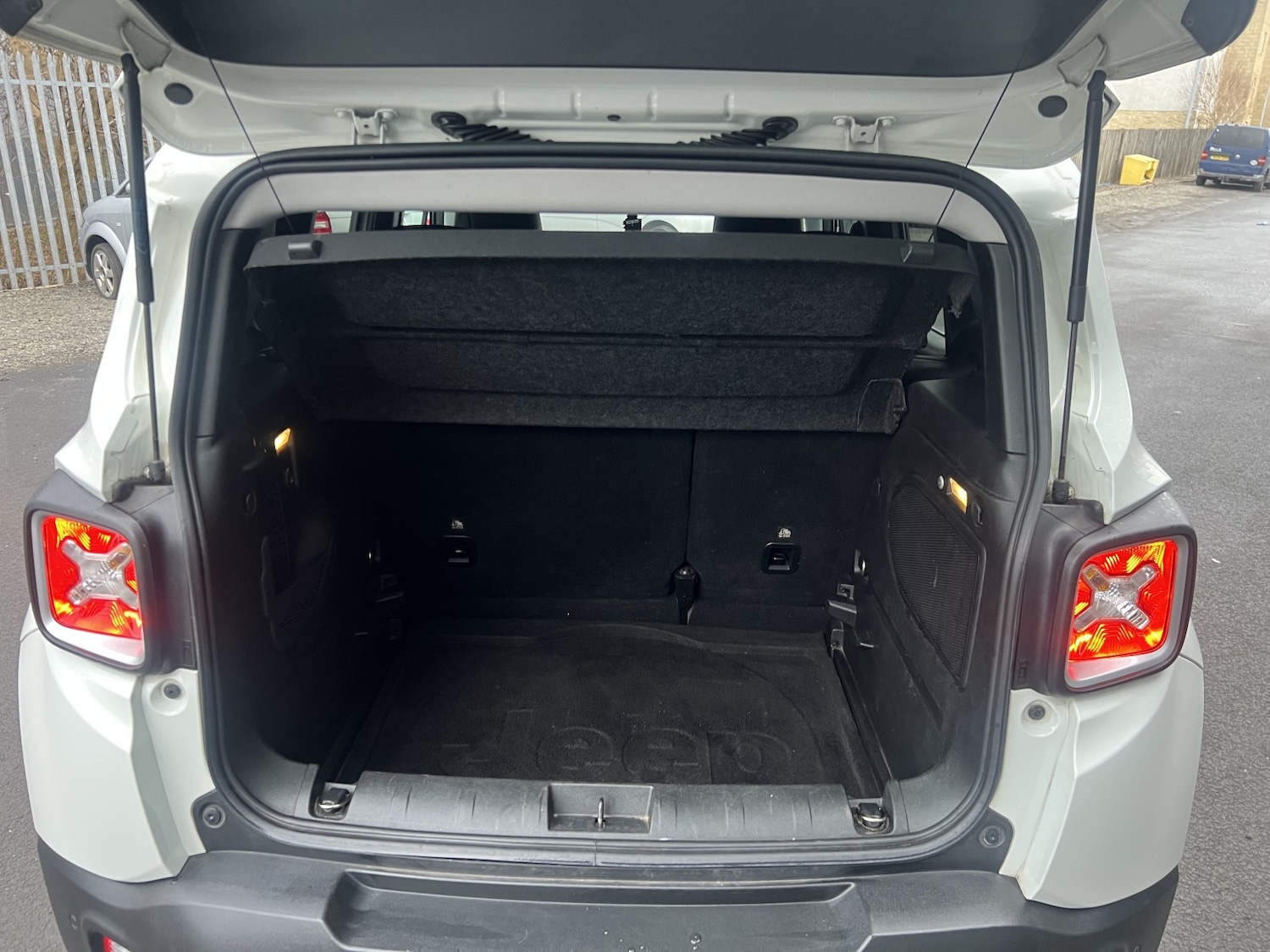 Used Jeep Renegade 2016 for sale - 77129474: Photo 9