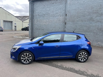 Used Renault Clio 2022 for sale - 75587104: Photo