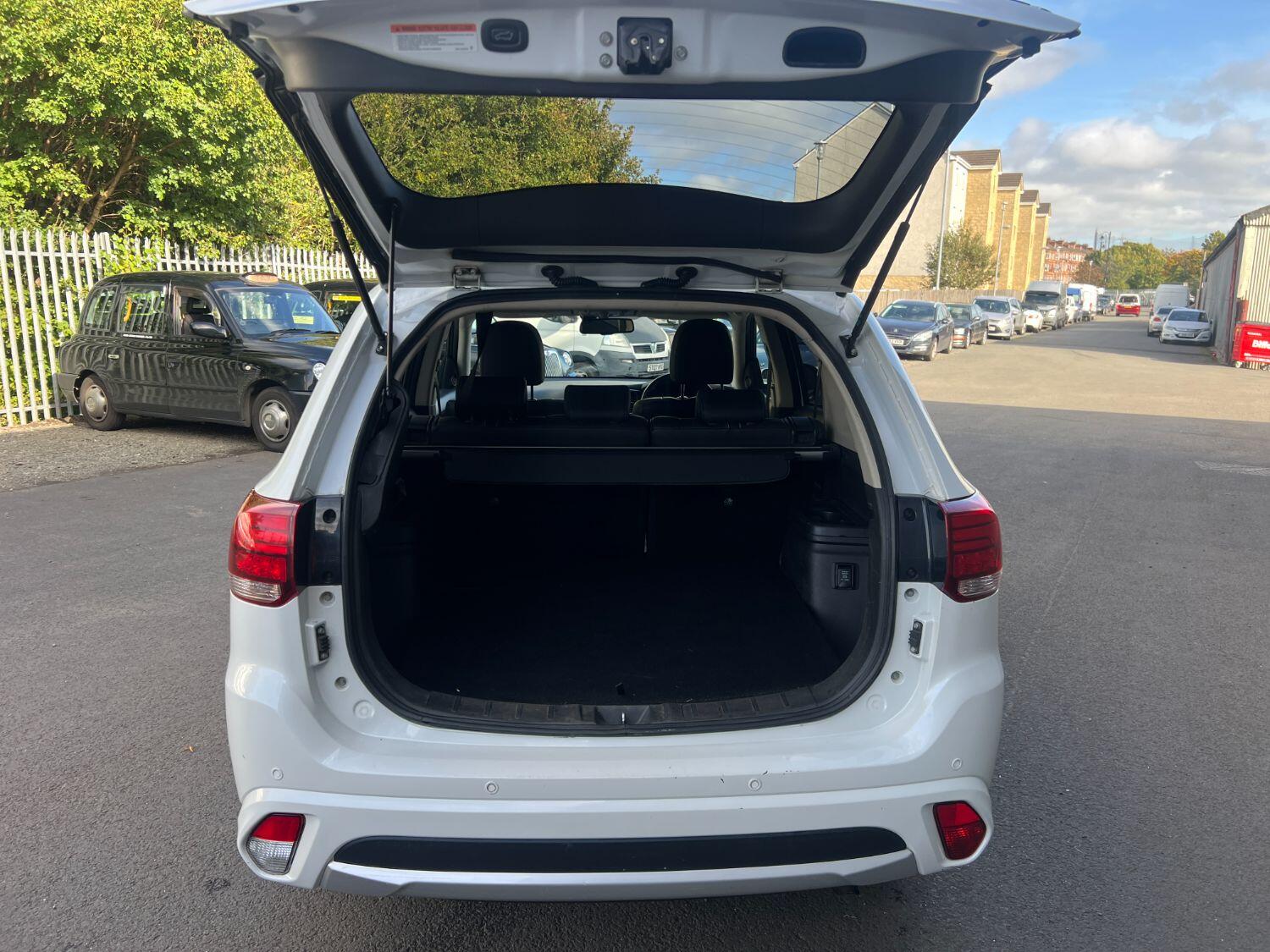 Used Mitsubishi Outlander 2017 for sale - 75994598: Photo 11