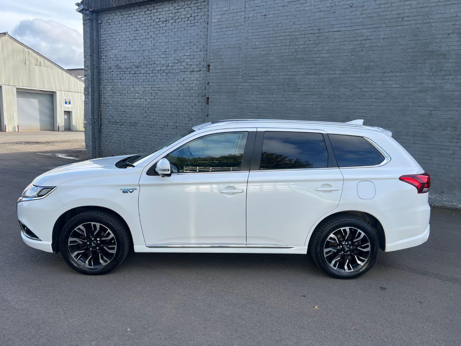 Used Mitsubishi Outlander 2017 for sale - 75994598: Photo 8