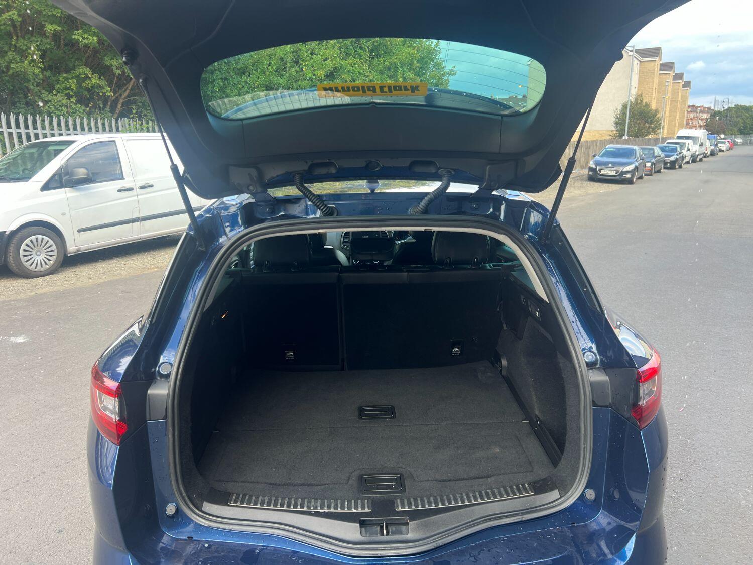 Used Renault Megane 2017 for sale - 76794477: Photo 11