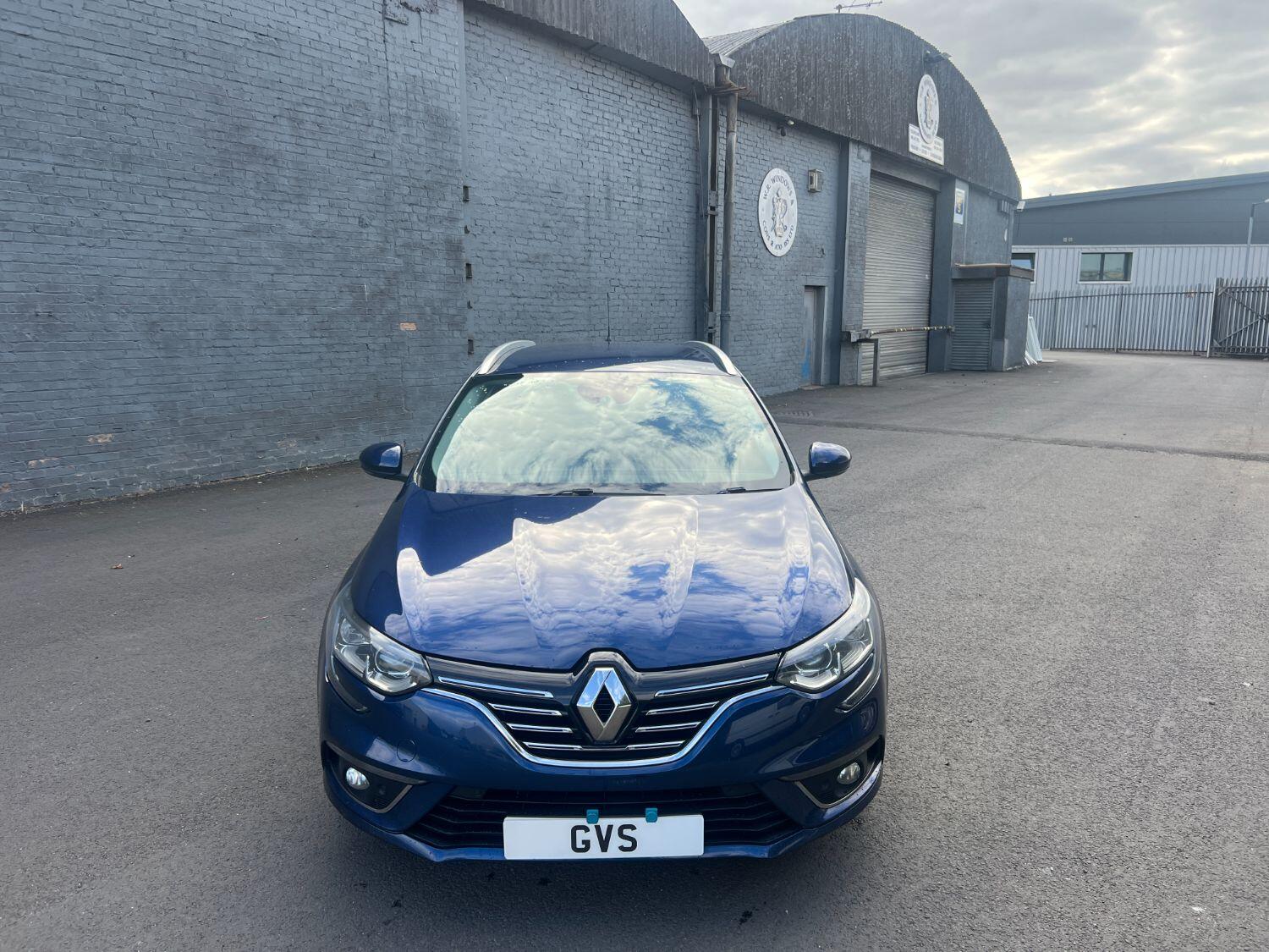Used Renault Megane 2017 for sale - 76794477: Photo 2