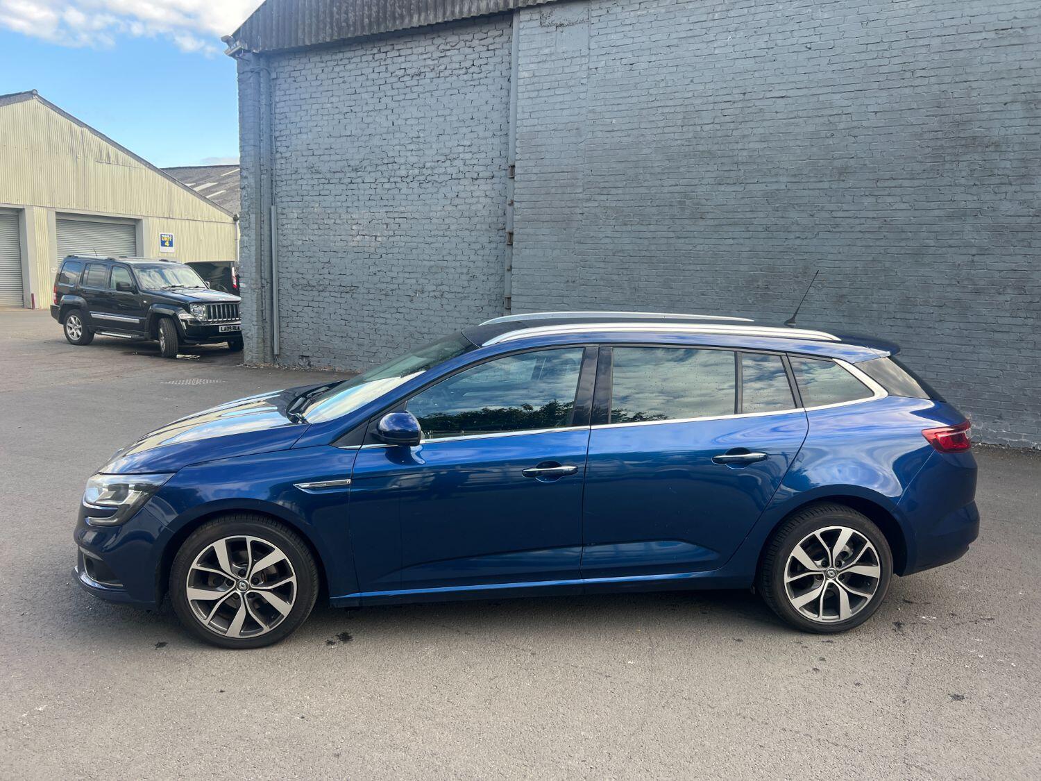 Used Renault Megane 2017 for sale - 76794477: Photo 5