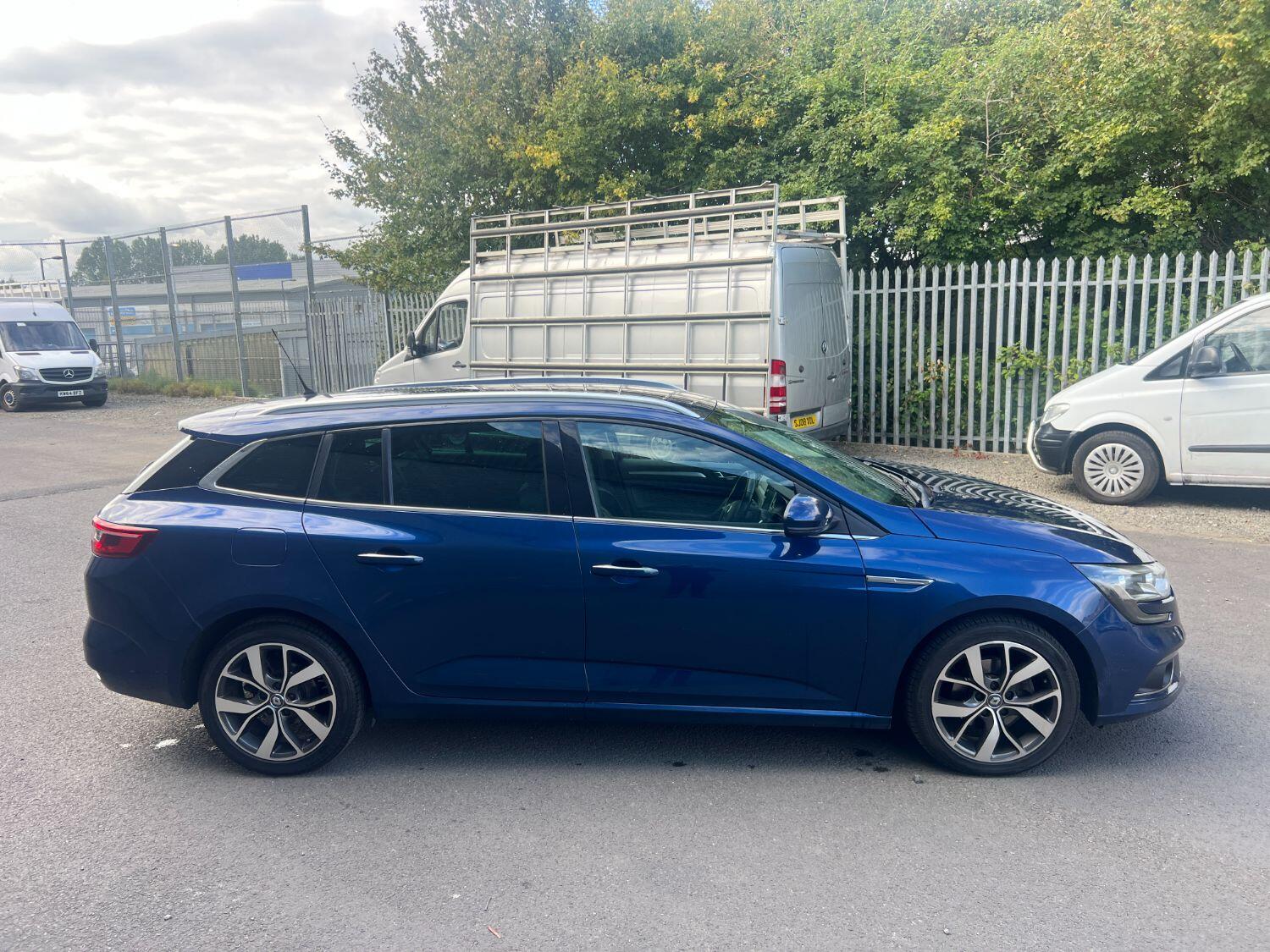 Used Renault Megane 2017 for sale - 76794477: Photo 8