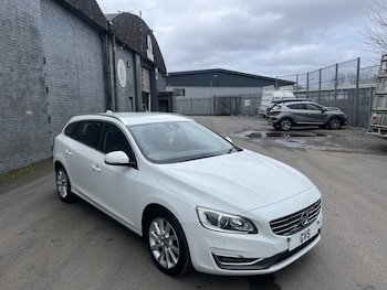 Used Volvo V60 2015 for sale - 77409623: Photo