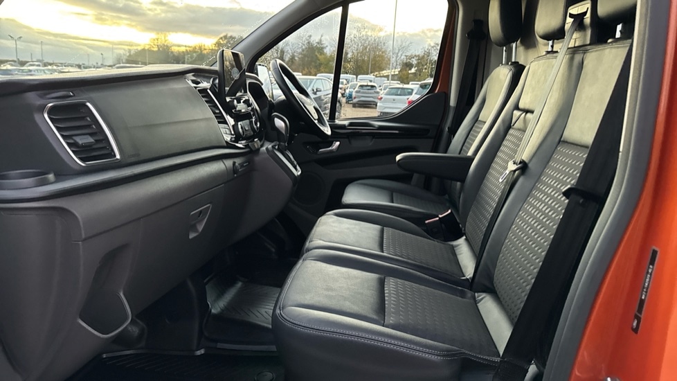 Used Ford Transit Custom 2023 for sale - 76458949: Photo 4
