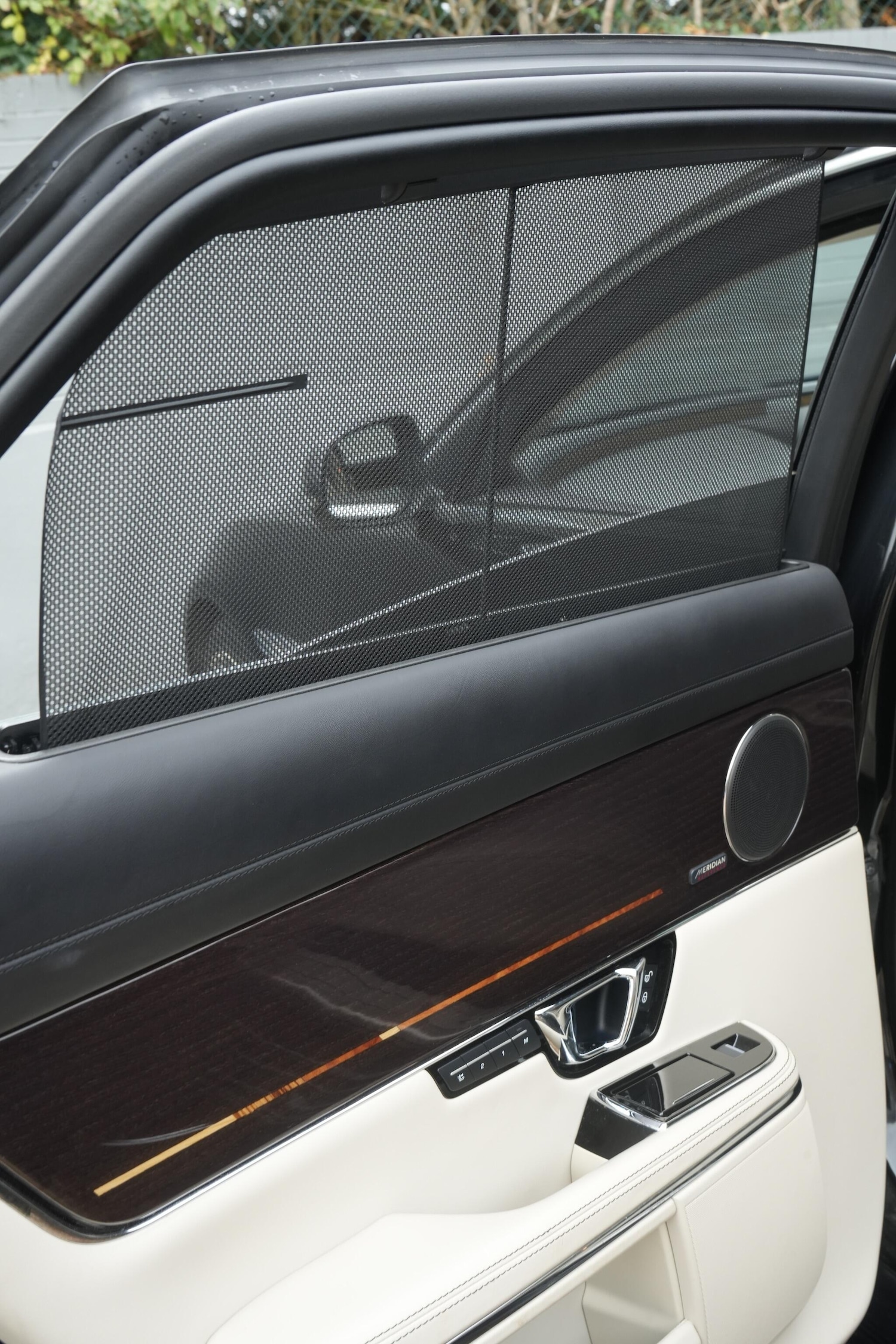 Used Jaguar XJ 2017 for sale - 76522150: Photo 11