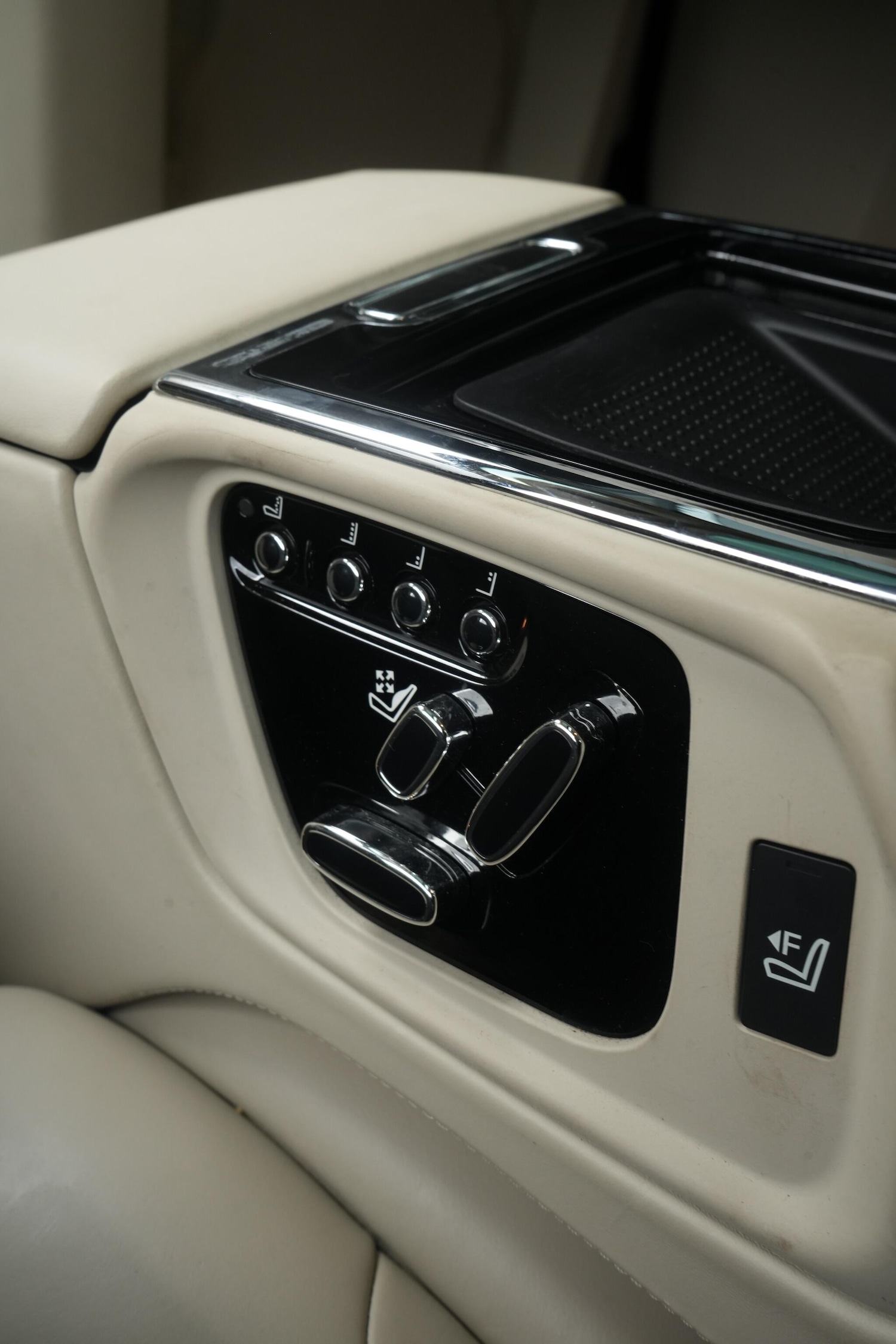 Used Jaguar XJ 2017 for sale - 76522150: Photo 14