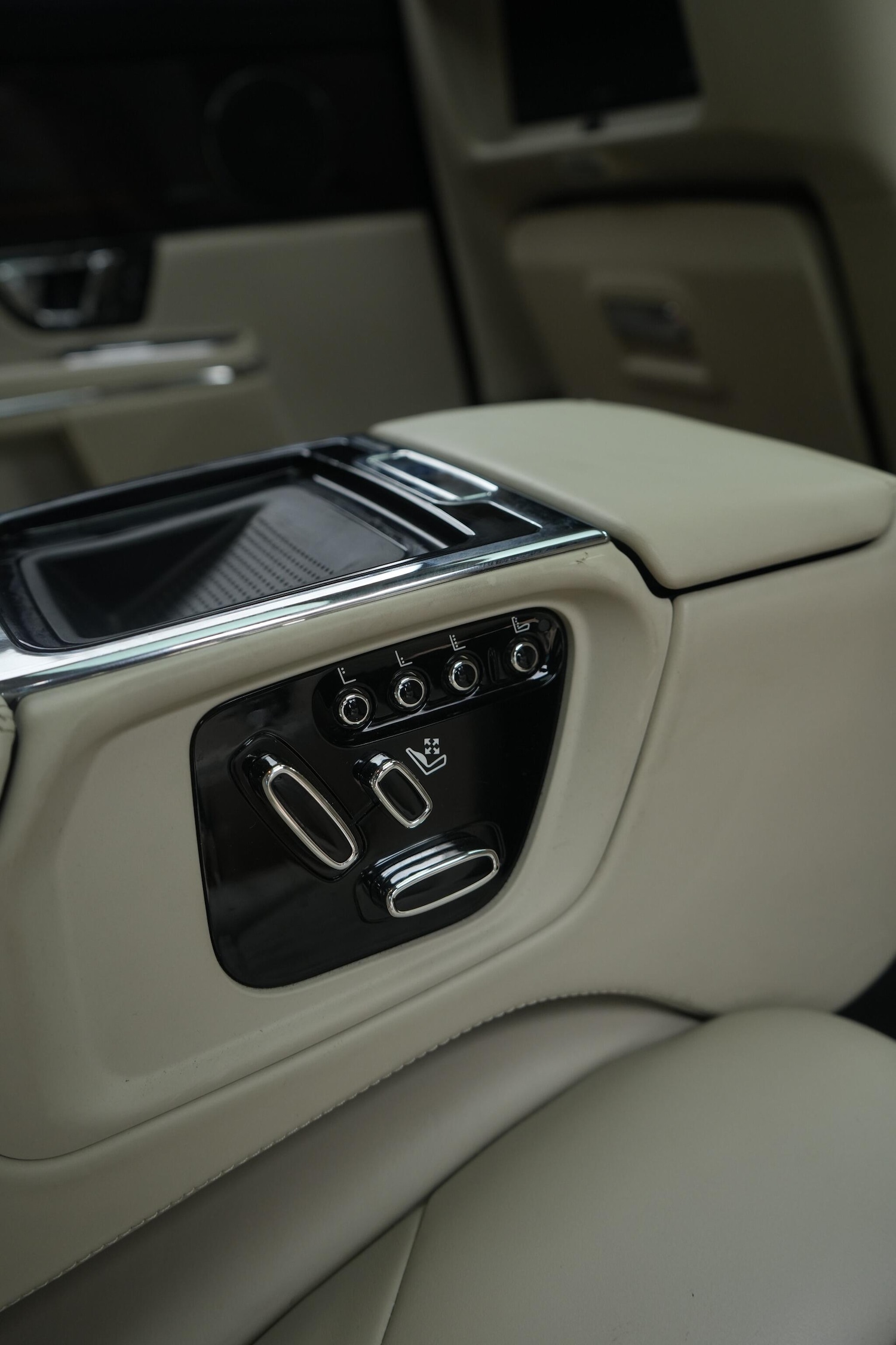 Used Jaguar XJ 2017 for sale - 76522150: Photo 16