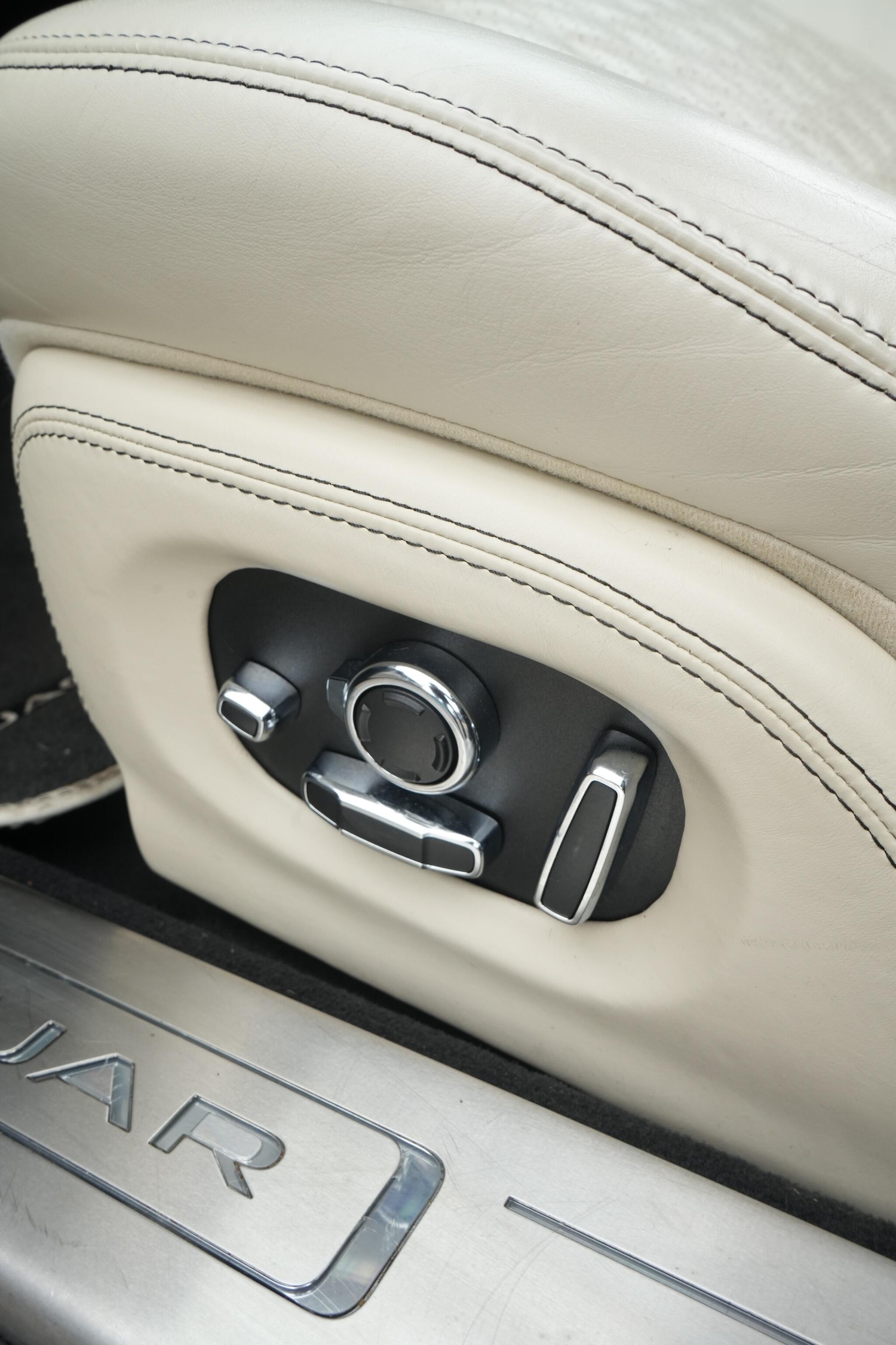 Used Jaguar XJ 2017 for sale - 76522150: Photo 21