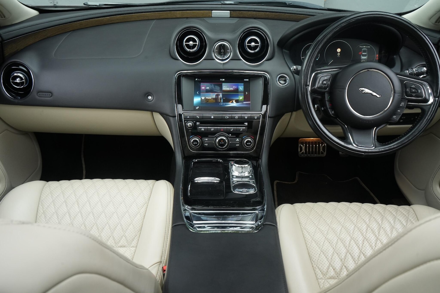 Used Jaguar XJ 2017 for sale - 76522150: Photo 39