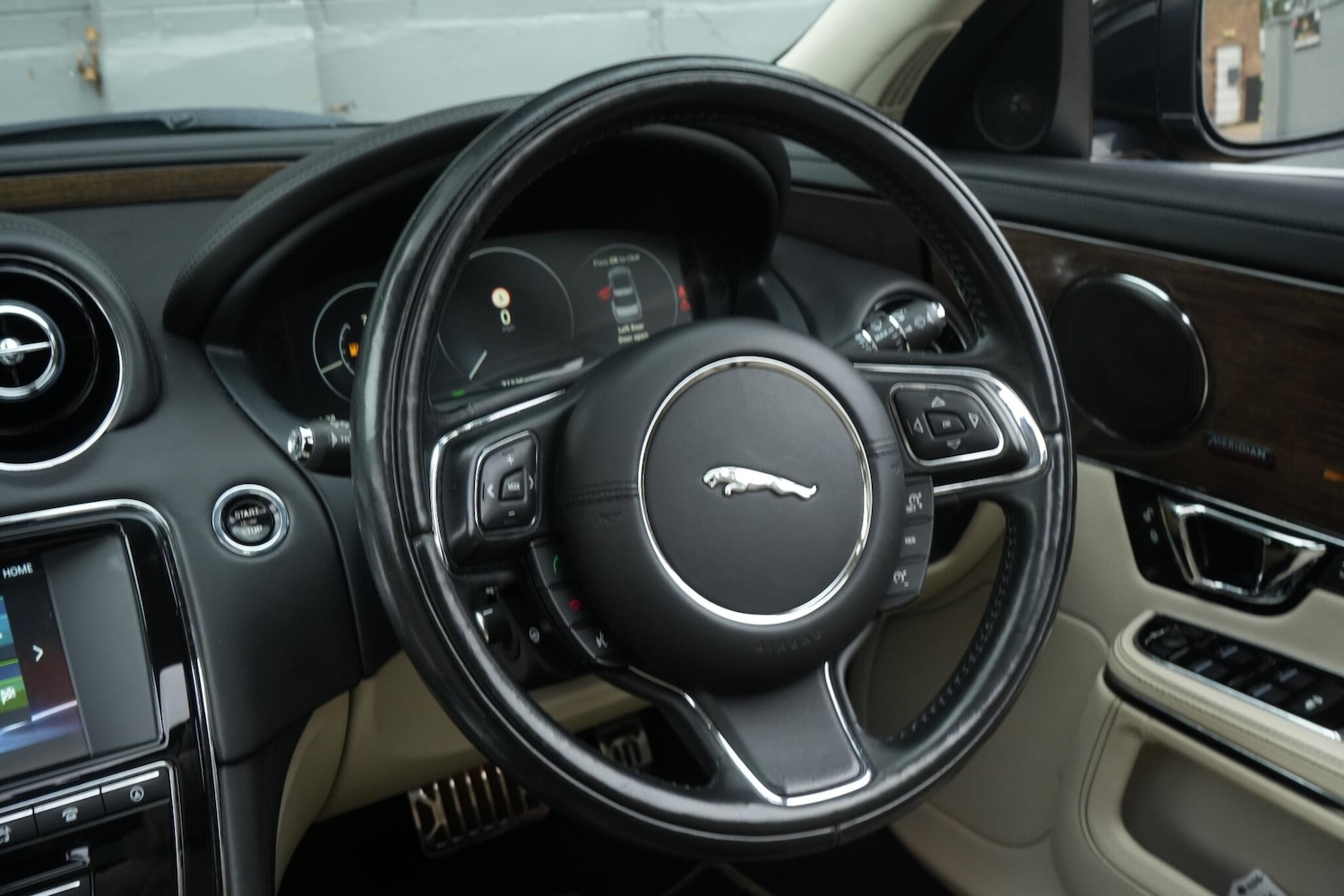 Used Jaguar XJ 2017 for sale - 76522150: Photo 40