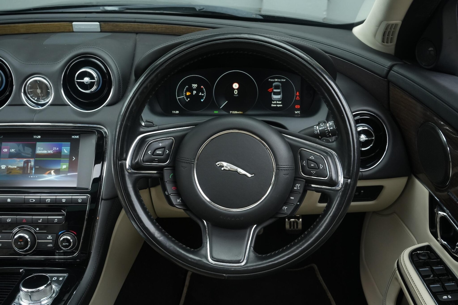 Used Jaguar XJ 2017 for sale - 76522150: Photo 48