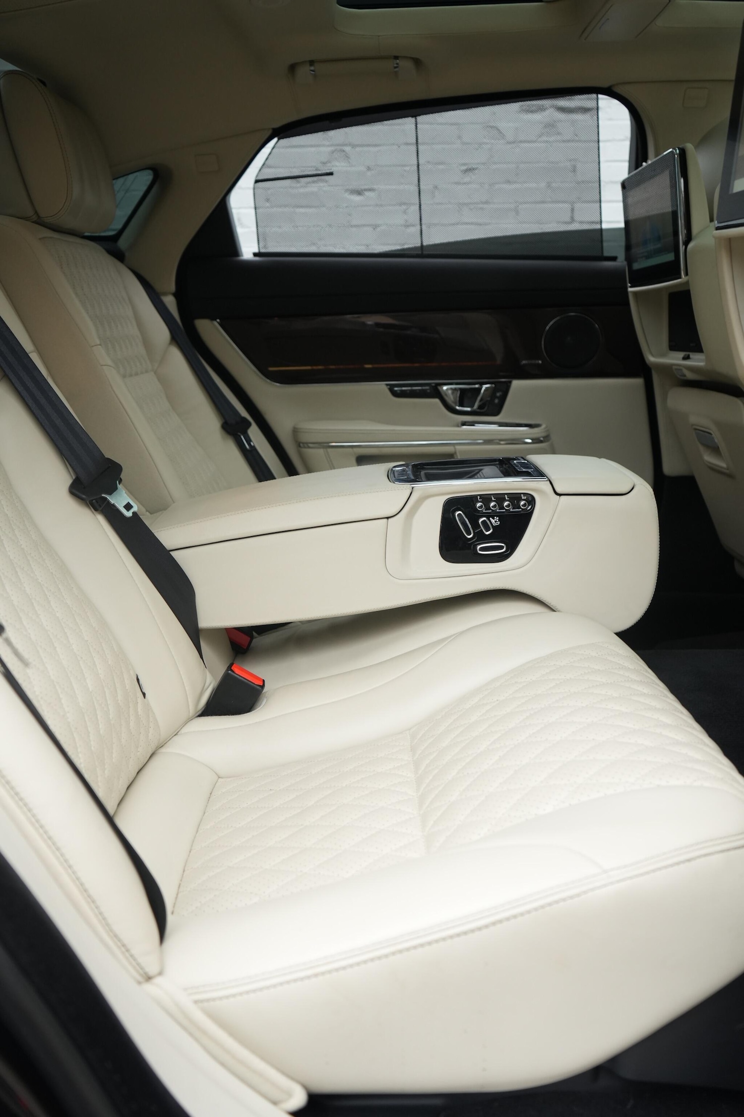 Used Jaguar XJ 2017 for sale - 76522150: Photo 61