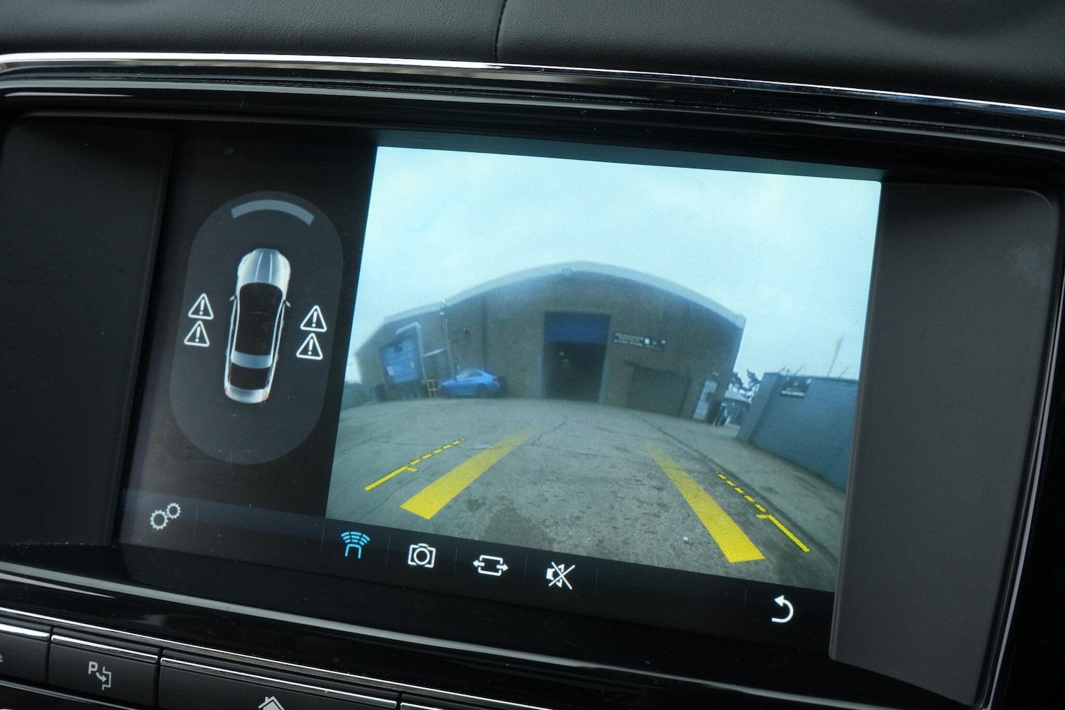 Used Jaguar XJ 2017 for sale - 76522150: Photo 82