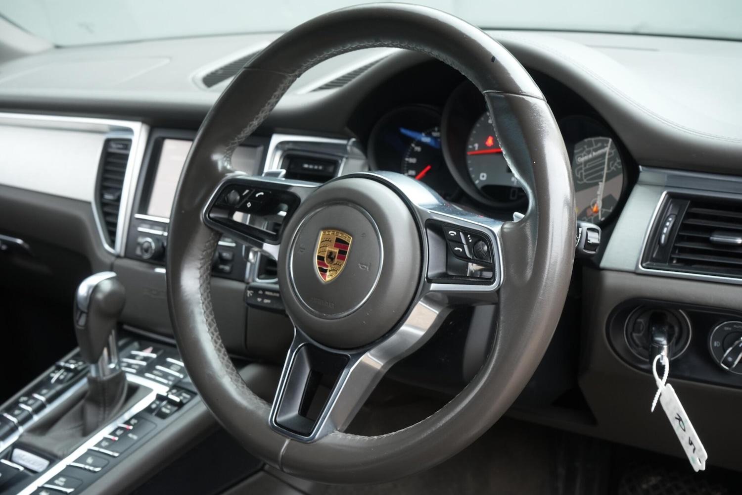 Used Porsche Macan 2016 for sale - 76592858: Photo 3