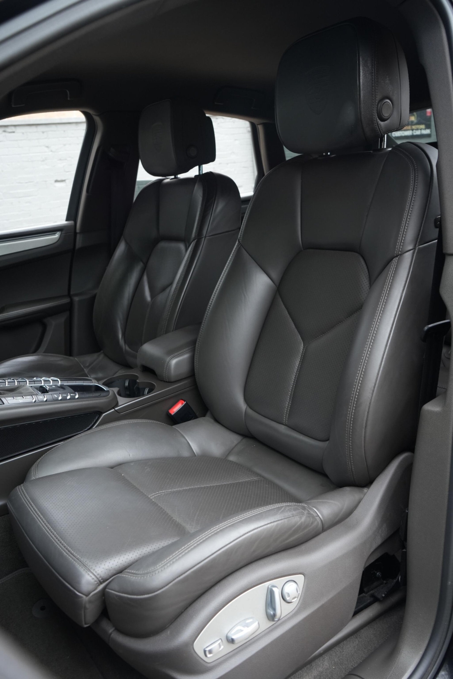 Used Porsche Macan 2016 for sale - 76592858: Photo 38